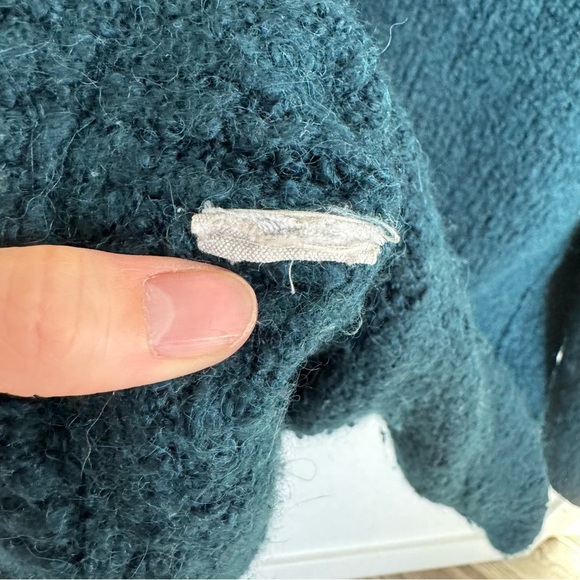 Free People Women's S Lofty Chunky Boucle Knit Oversized Drop Shoulder Sweater - Picture 6 of 10